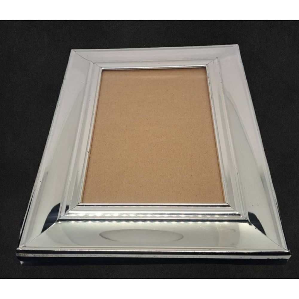 Mirrored picture frame